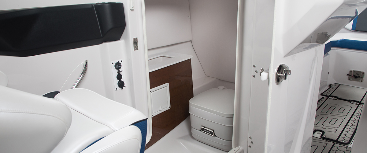 Optinal erhältlich: Porta Potti & Dusche Scarab255ID Umkleidekabine, Porta Potti, Dusche